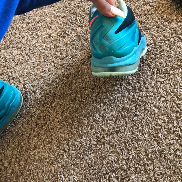 Neon Lebron sneakers - Picture 3 of 3